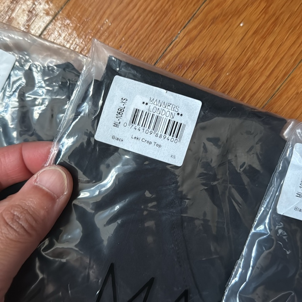 Manners London Leki Crop Top Long Sleeve xs black nwt - Picture 8 of 8